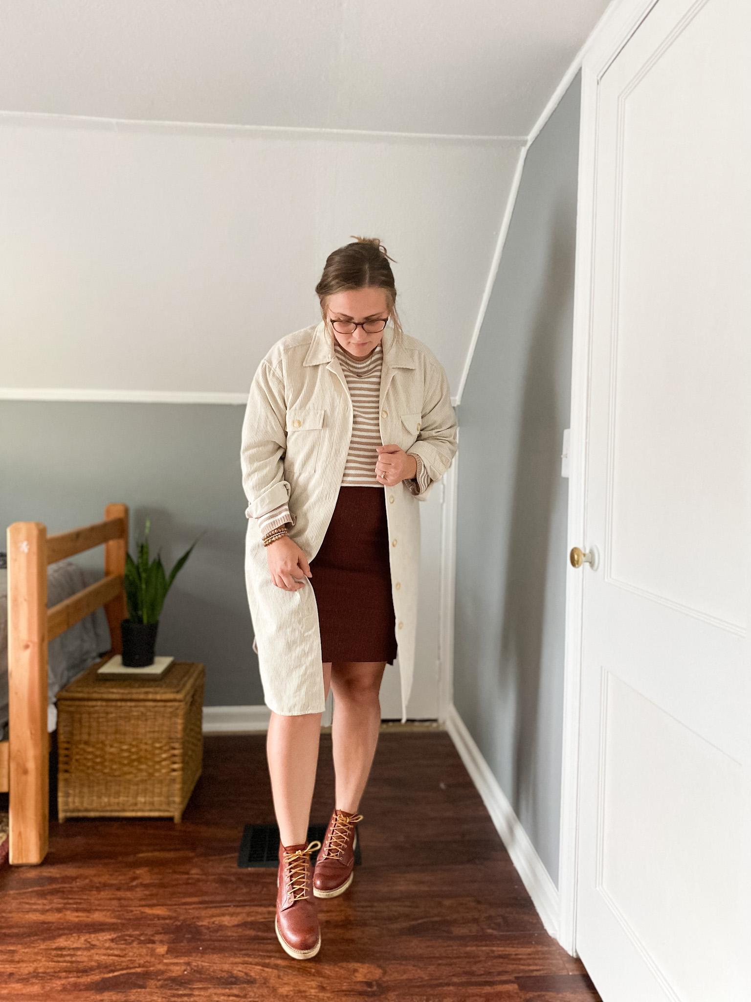 fall pregnancy capsule outfit 1