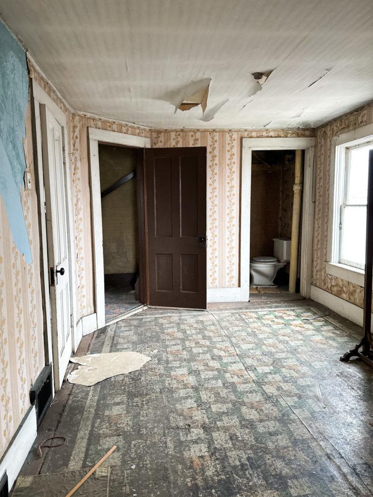 2nd floor bathroom